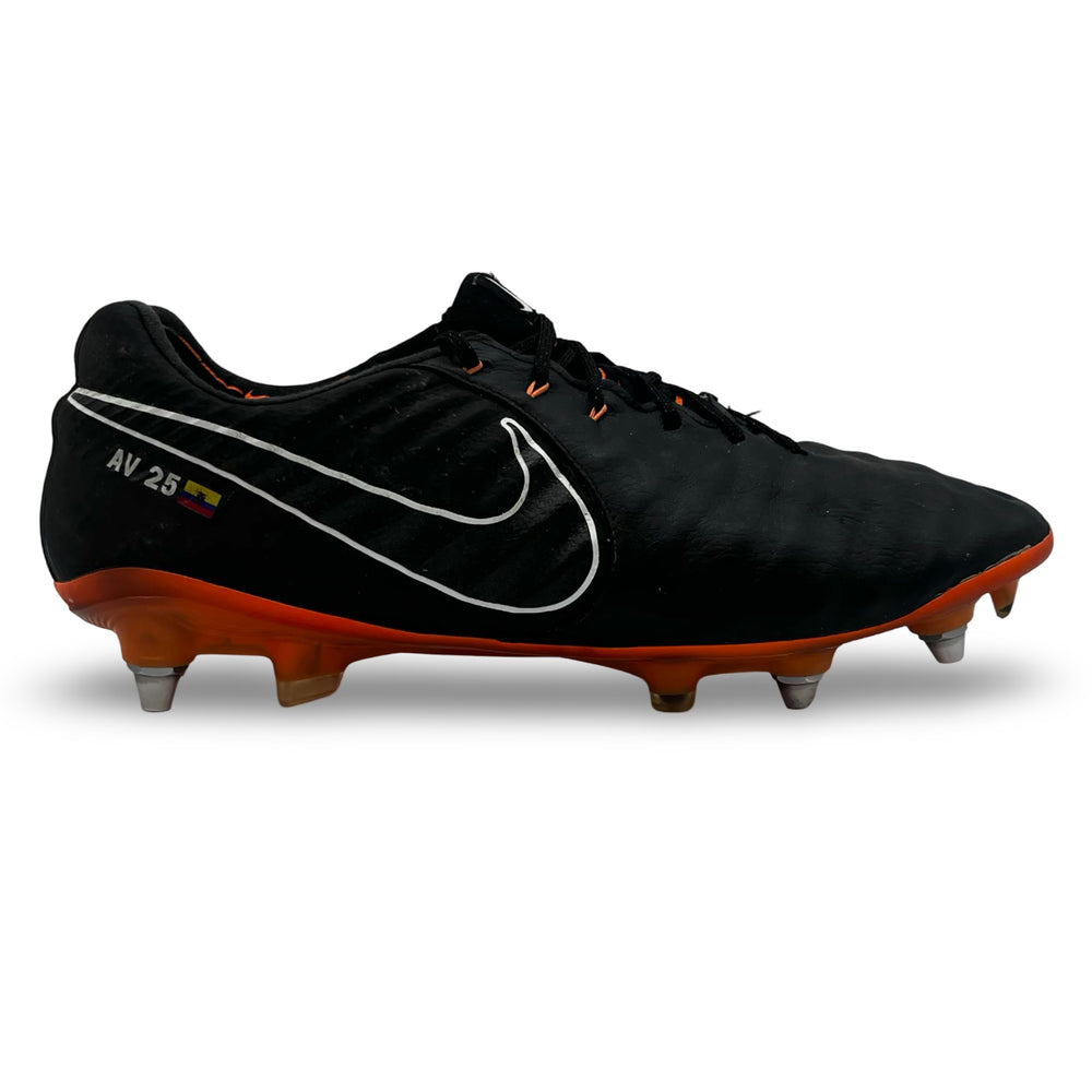 Antonio Valencia Match Worn Nike Tiempo Legend VII Elite - 2017/18
