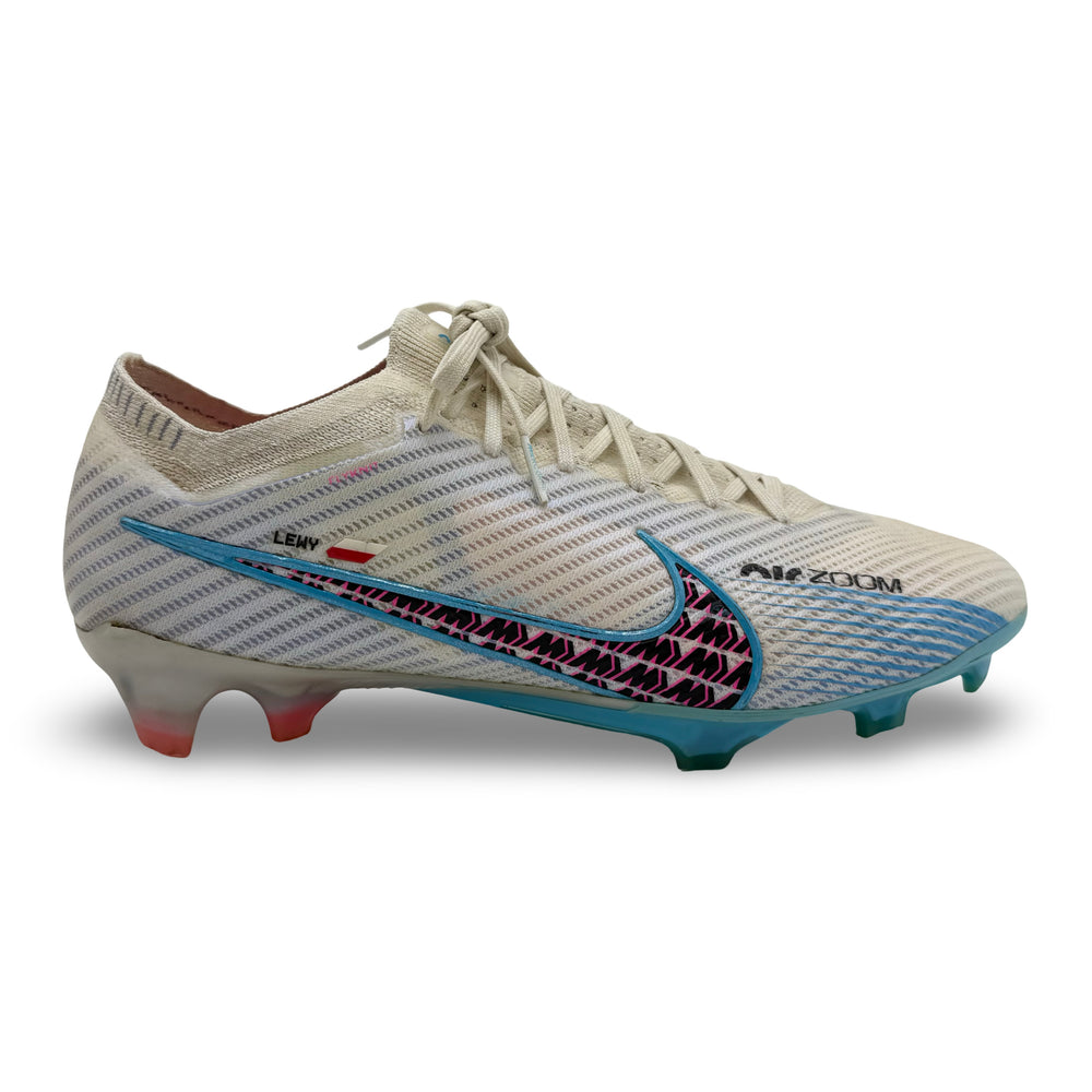Nike Air Zoom Mercurial Vapor 15 Elite, usadas por Robert Lewandowski y combinadas en fotos - 2022/23