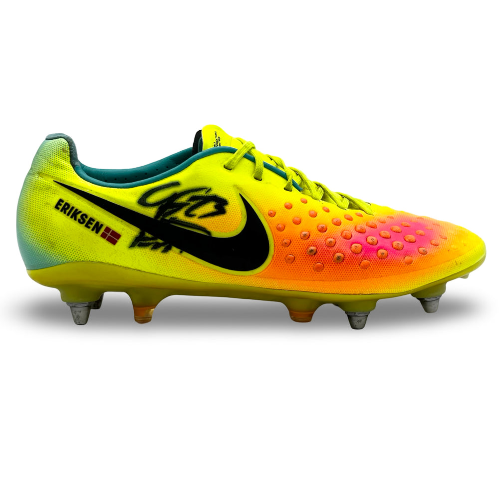 Christian Eriksen Match Worn Nike Magista Opus firmado 2016/17