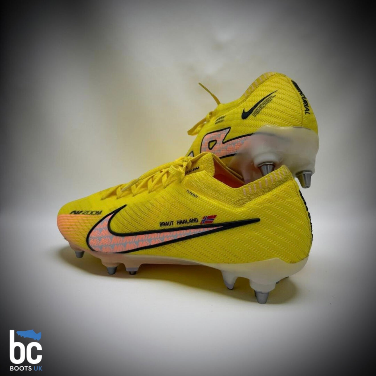 Side profile of Erling Haaland’s match-worn Nike Mercurial Vapor 15 Elite boots from the 2022/23 season
