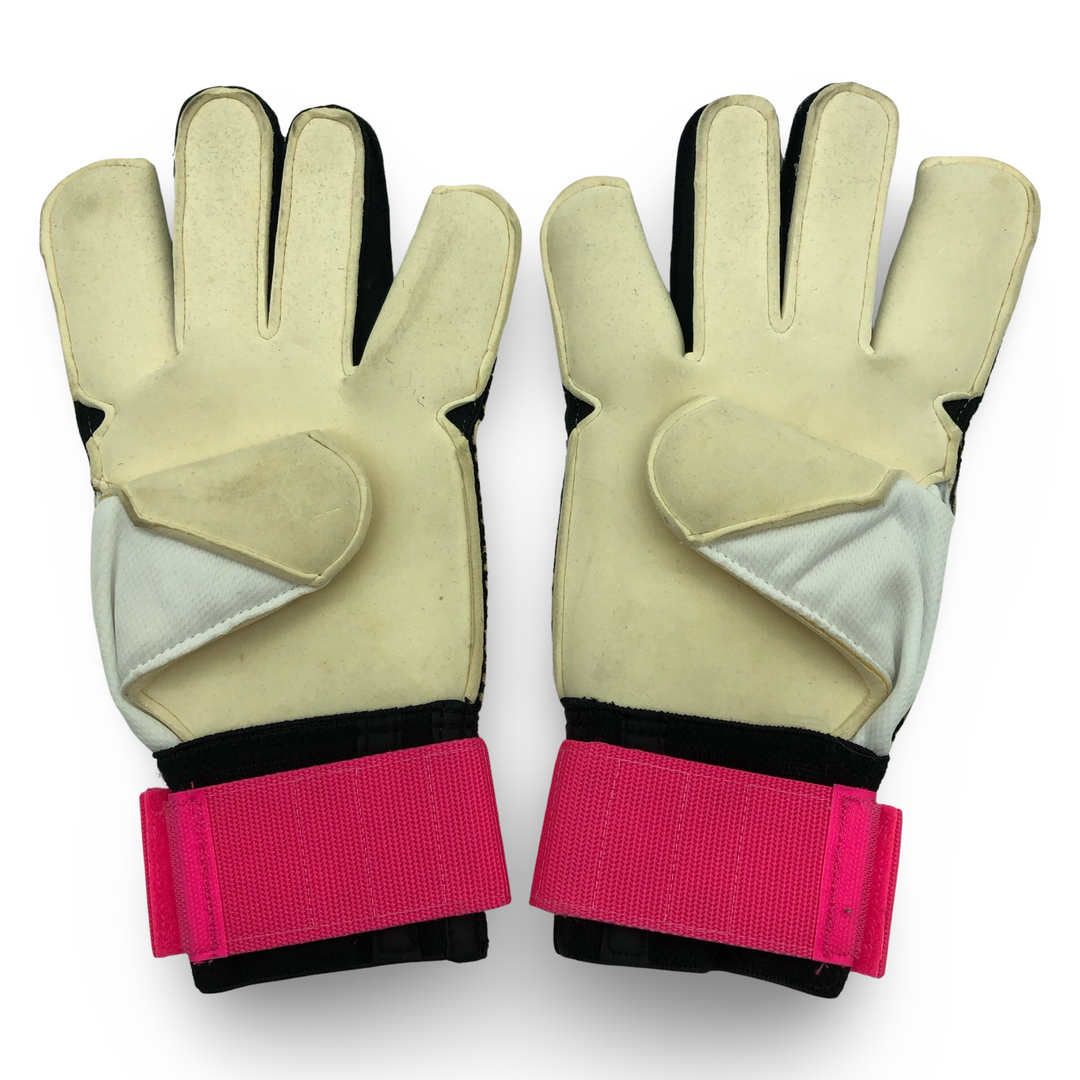 alisson becker handschuhe Alisson Becker | Match-Worn Gloves | Photo-Matched