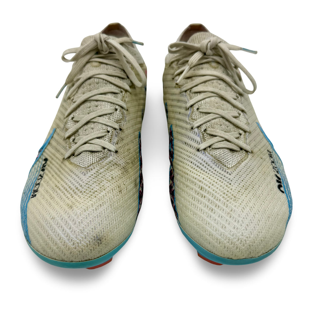 Nike Air Zoom Mercurial Vapor 15 Elite (2022/23), usadas por Diogo Dalot en partidos y fotos de la final de la Copa Carabao 2023