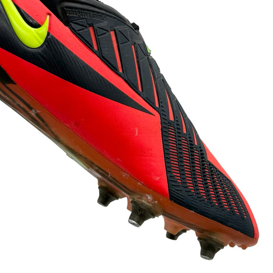 Paul Scholes | Match Worn | Photo-Matched | 2012/13 | 1 Assist | Nike T90 Laser IV