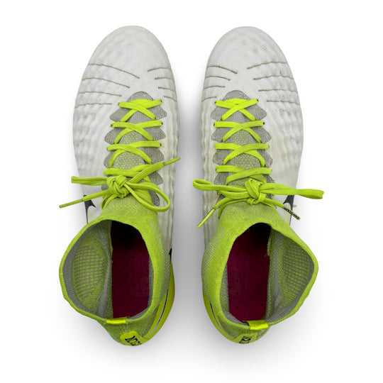 Kevin De Bruyne Match Worn, 1 Assist, Photo-Matched Nike Magista Obra II - 2016/17