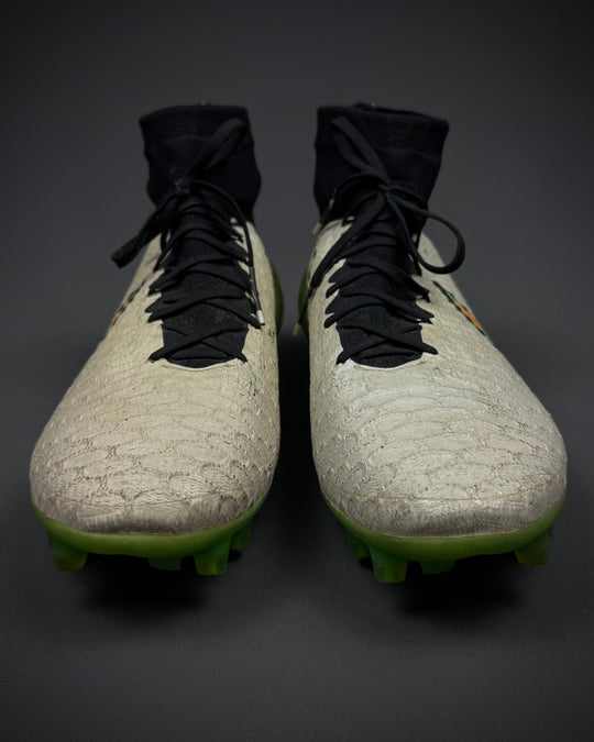 Nathaniel Clyne | Player-Worn Boots | 2014/15 | Southampton