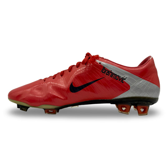 Zlatan Ibrahimović Match Worn, 4 Goals Scored, Nike Mercurial Vapor Superfly I - 2008/09
