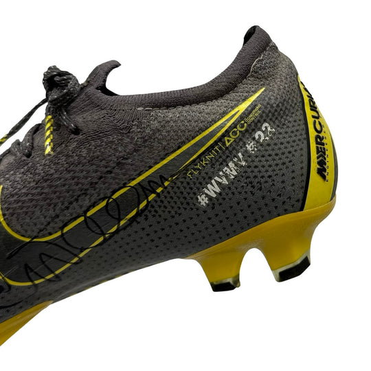 Willian Match Worn, 5 Assists, Dual Signed Nike Mercurial Vapor 12 Elite - 2019 UEFA Europa League Final & 2018/19