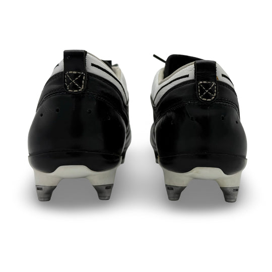 Kaká Match Worn Adidas AdiPure II - 2008/09