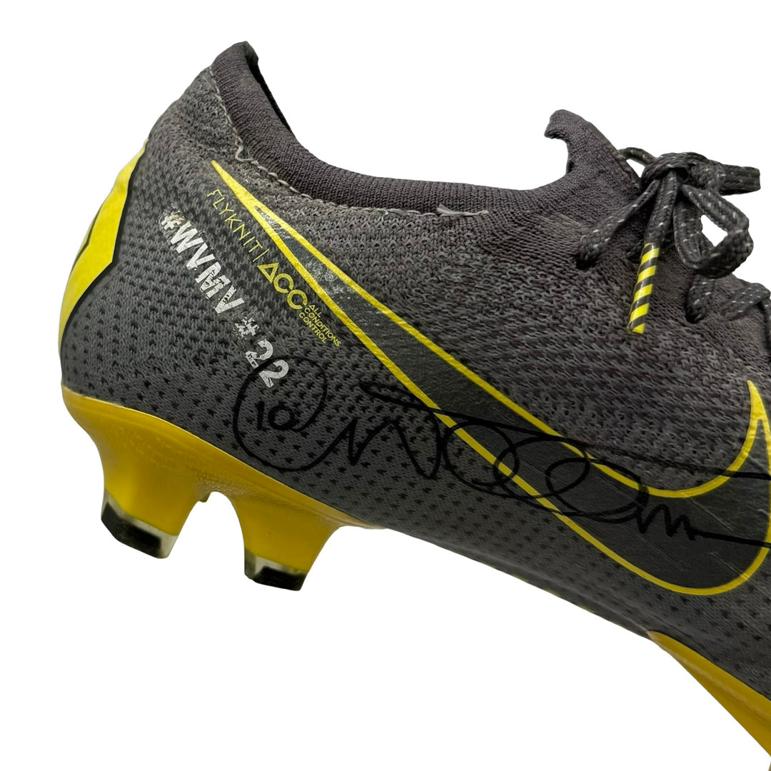 Willian Match Worn, 5 Assists, Dual Signed Nike Mercurial Vapor 12 Elite - 2019 UEFA Europa League Final & 2018/19