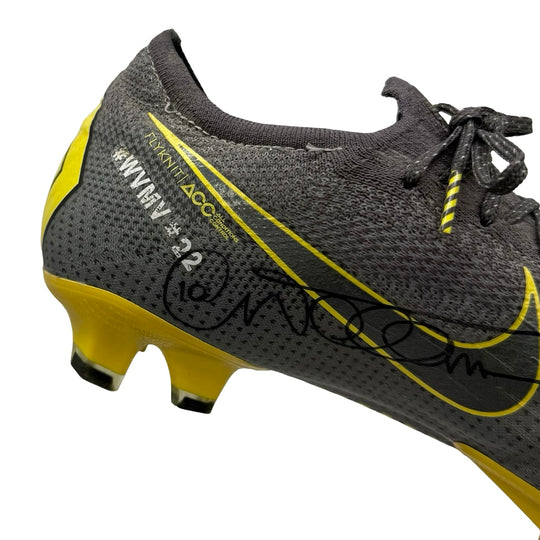 Willian Match Worn, 5 Assists, Dual Signed Nike Mercurial Vapor 12 Elite - 2019 UEFA Europa League Final & 2018/19