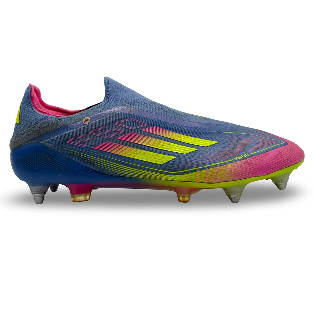 Aaron Wan-Bissaka, jugador de fútbol, ​​3 asistencias, fotocombinada: Adidas F50 Elite Laceless - 2024/25