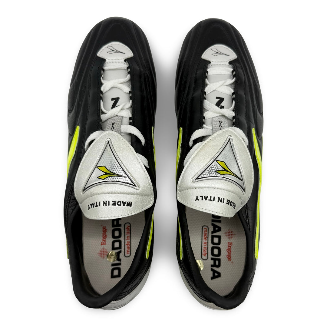 Gary Neville Match Issued Diadora Attiva RTX 12 - 2003/04