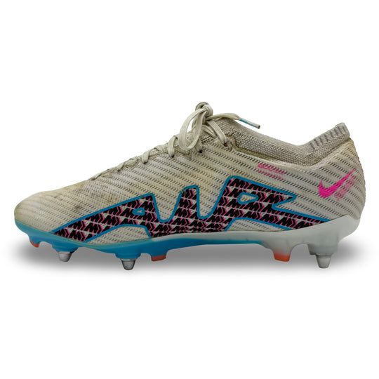 Nike Air Zoom Mercurial Vapor 15 Elite (2022/23), usadas por Diogo Dalot en partidos y fotos de la final de la Copa Carabao 2023
