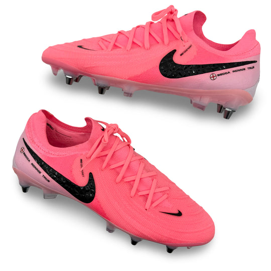 Phil Foden recibe las Nike Phantom GX II Elite de la Eurocopa 2024