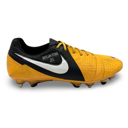 Alex Song | Match-Worn Boots | 2012/13 | Barcelona