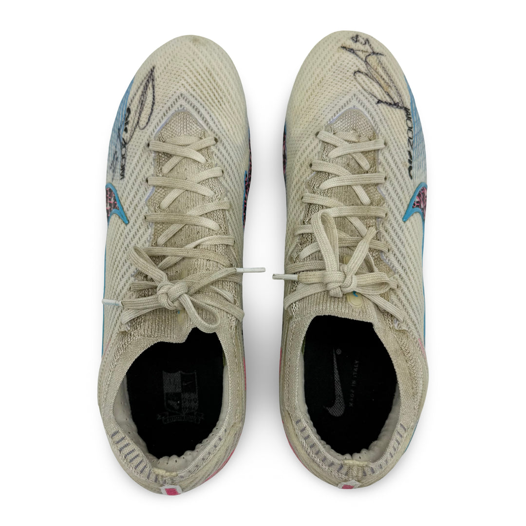 Bruno Fernandes match-worn boots, hand signed, from the 2022/23 season with Manchester United.