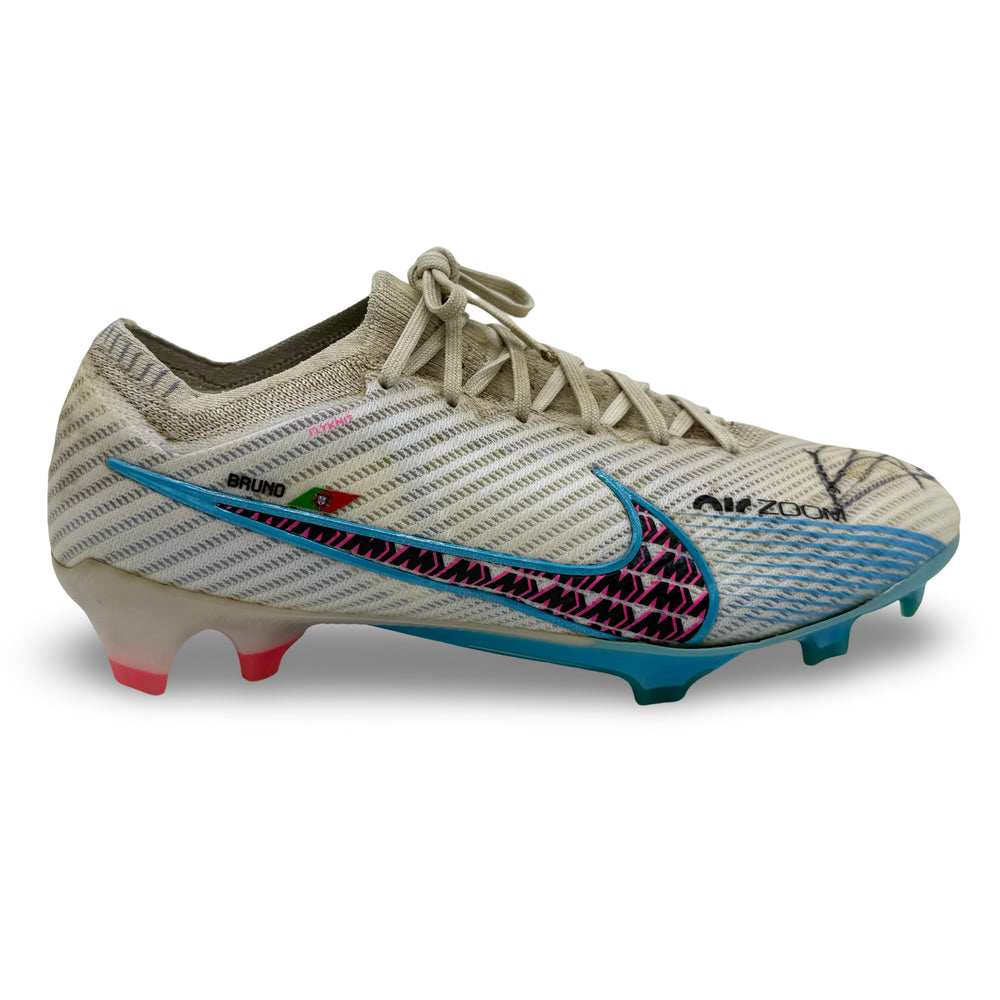 Bruno Fernandes match-worn boots, hand signed, from the 2022/23 season with Manchester United.