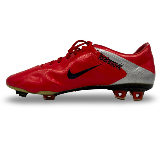 Zlatan Ibrahimović Match Worn, Photo-Matched Nike Mercurial Vapor Superfly I - 2008/09