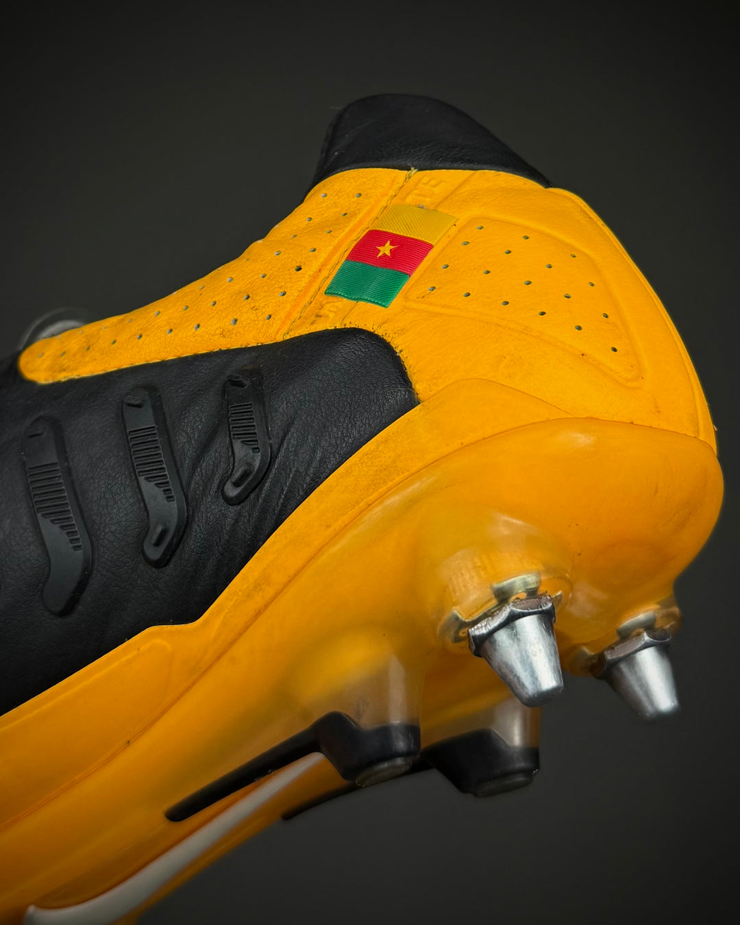Alex Song | Match-Worn Boots | 2012/13 | Barcelona