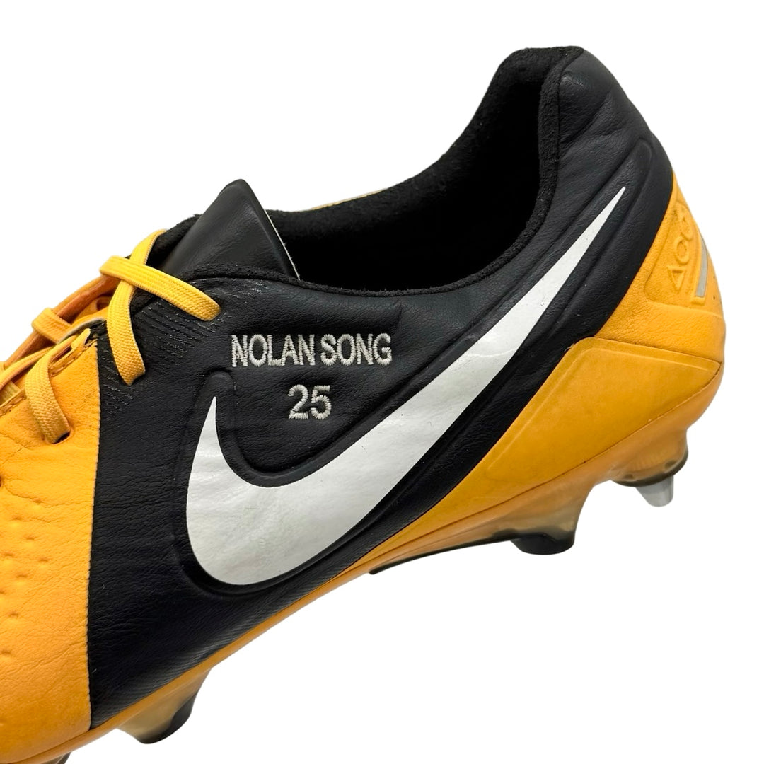 Alex Song | Match-Worn Boots | 2012/13 | Barcelona