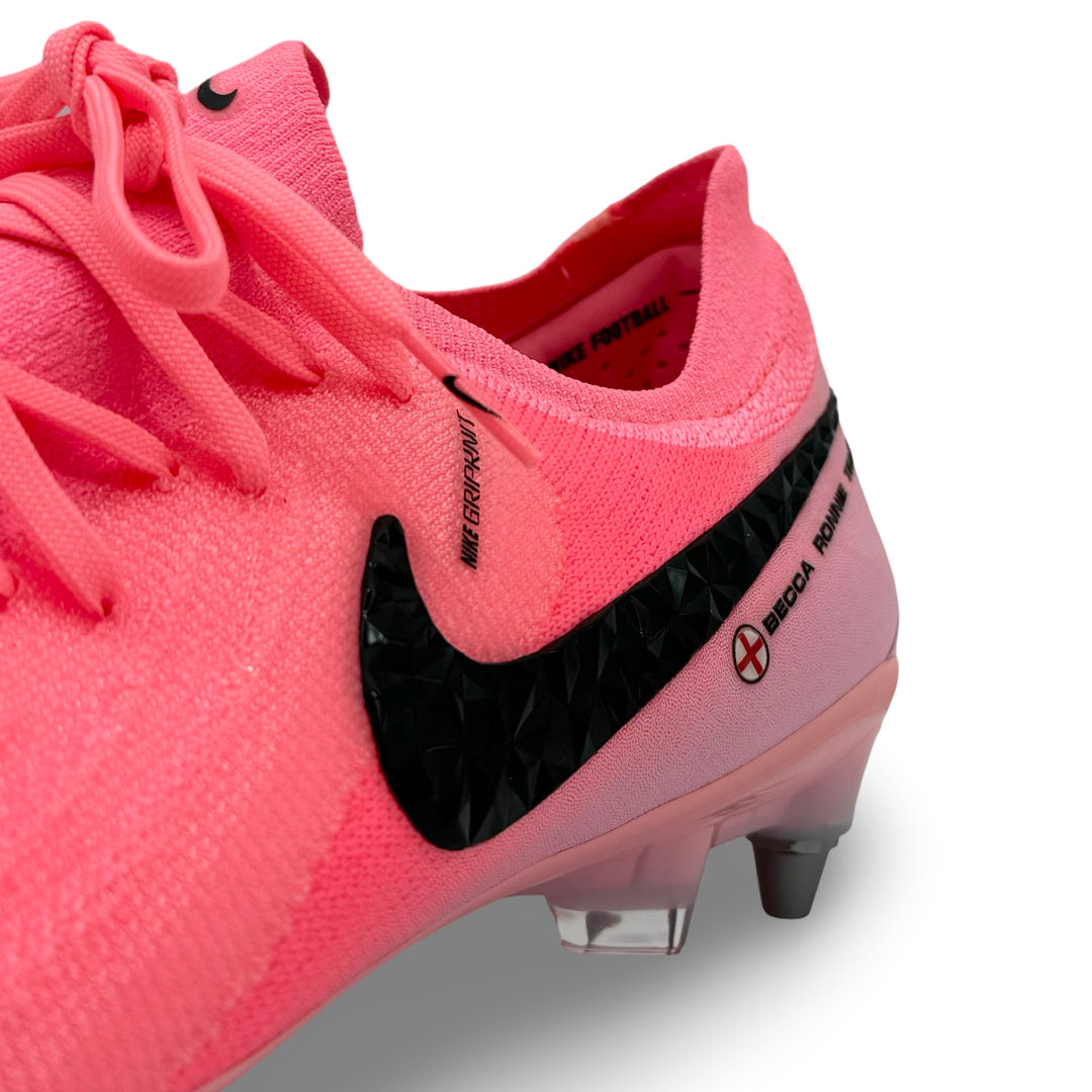 Phil Foden recibe las Nike Phantom GX II Elite de la Eurocopa 2024