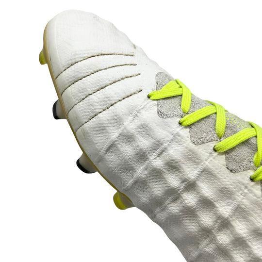 Kevin De Bruyne Match Worn, 1 Assist, Photo-Matched Nike Magista Obra II - 2016/17