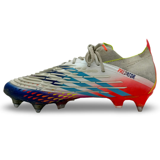 卡尔文·菲利普斯 (Kalvin Phillips) 比赛时穿过的、照片匹配的阿迪达斯 Predator Edge.1 - 2022/23 三冠王赛季和 2022 年 FIFA 世界杯
