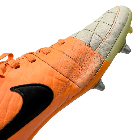 Nike Tiempo Legend V usada por Chris Smalling en partidos - 2013/14