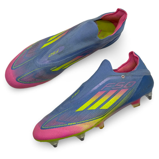 Aaron Wan-Bissaka, jugador de fútbol, ​​3 asistencias, fotocombinada: Adidas F50 Elite Laceless - 2024/25