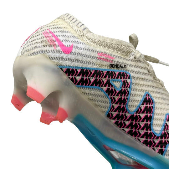 Bruno Fernandes match-worn boots, hand signed, from the 2022/23 season with Manchester United.