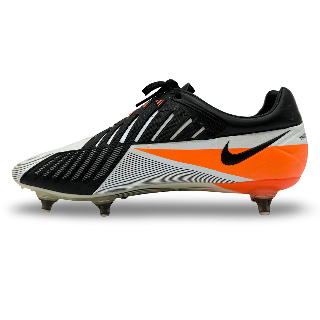 Wayne Rooney Match Worn, 1 Goal Scored, Photo-Matched Nike T90 Laser IV - 2011/12