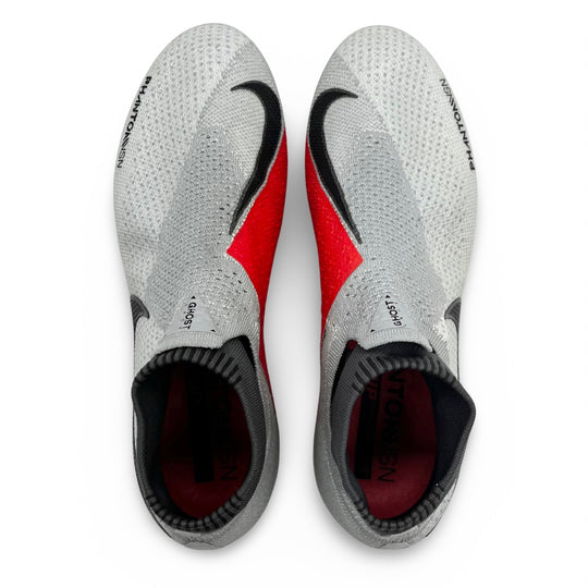 رياض محرز يرتدي حذاء Nike Phantom VSN Elite في مباراة 2018/19