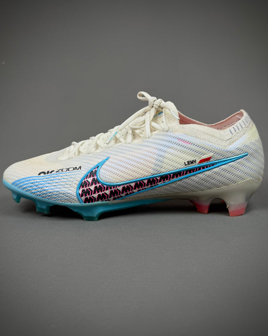 Robert Lewandowski | Match-Worn Boots | 2022/23 | 4 Goals | 1 Assist | Barcelona Debut Season