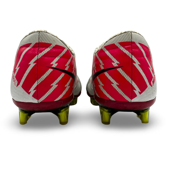 Aaron Lennon Match Worn Nike Mercurial Vapor Superfly III
