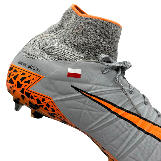 Robert Lewandowski presentó el partido Nike Hypervenom Phantom II 2015/16