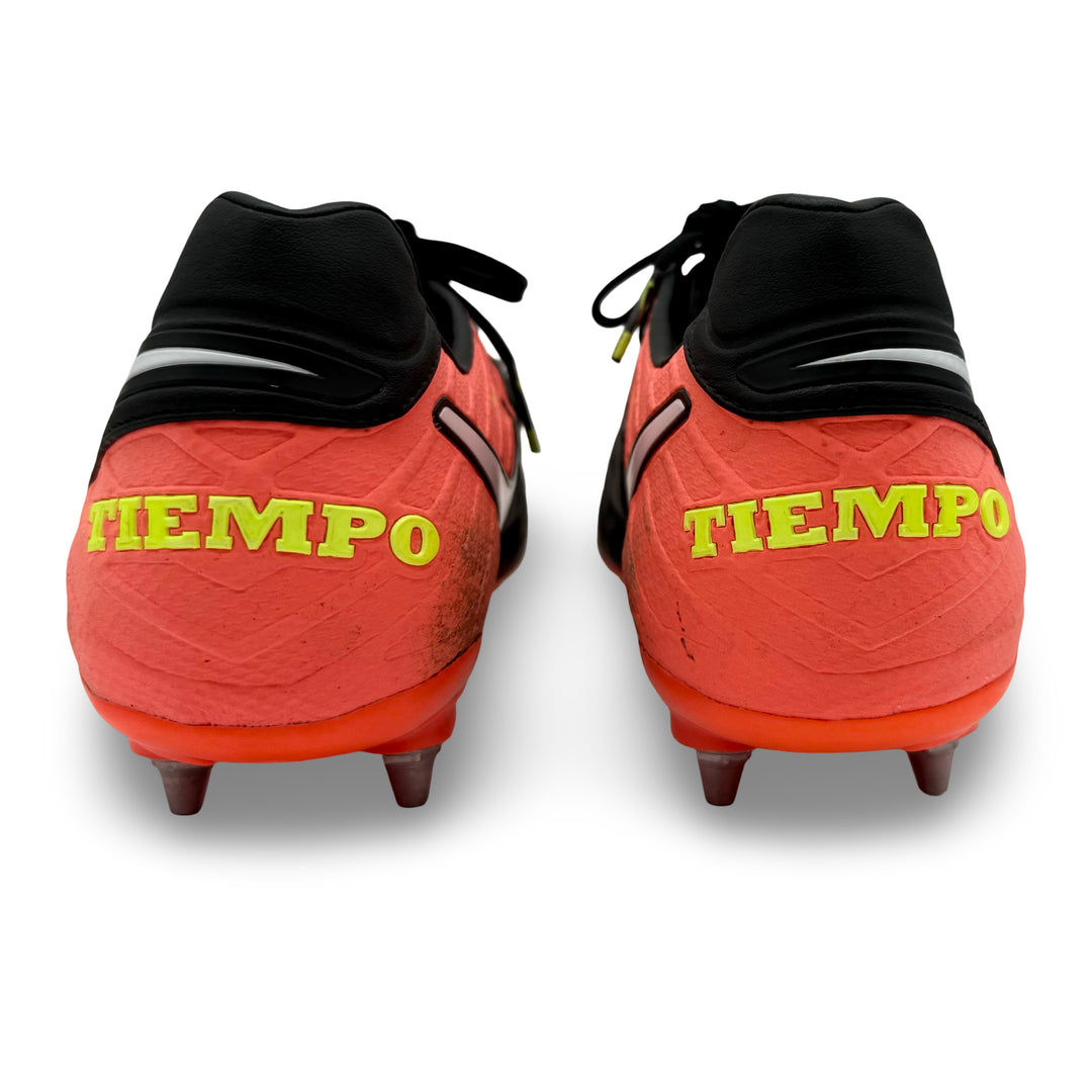 Gerard Piqué Match Worn Nike Tiempo Legend VI - 2016/17