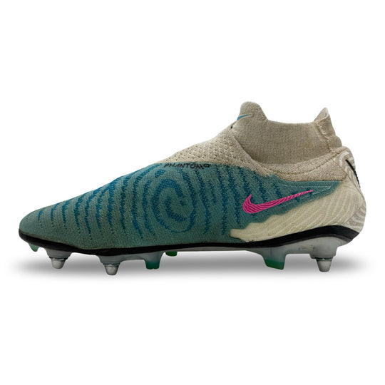 Lucas Paquetá Match Worn, 1 Goal Scored, Photo-Matched Nike Phantom GX Elite - 2022/23