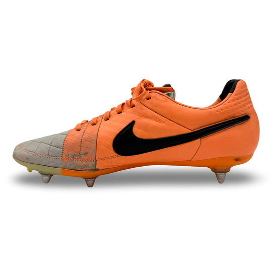 Nike Tiempo Legend V usada por Chris Smalling en partidos - 2013/14