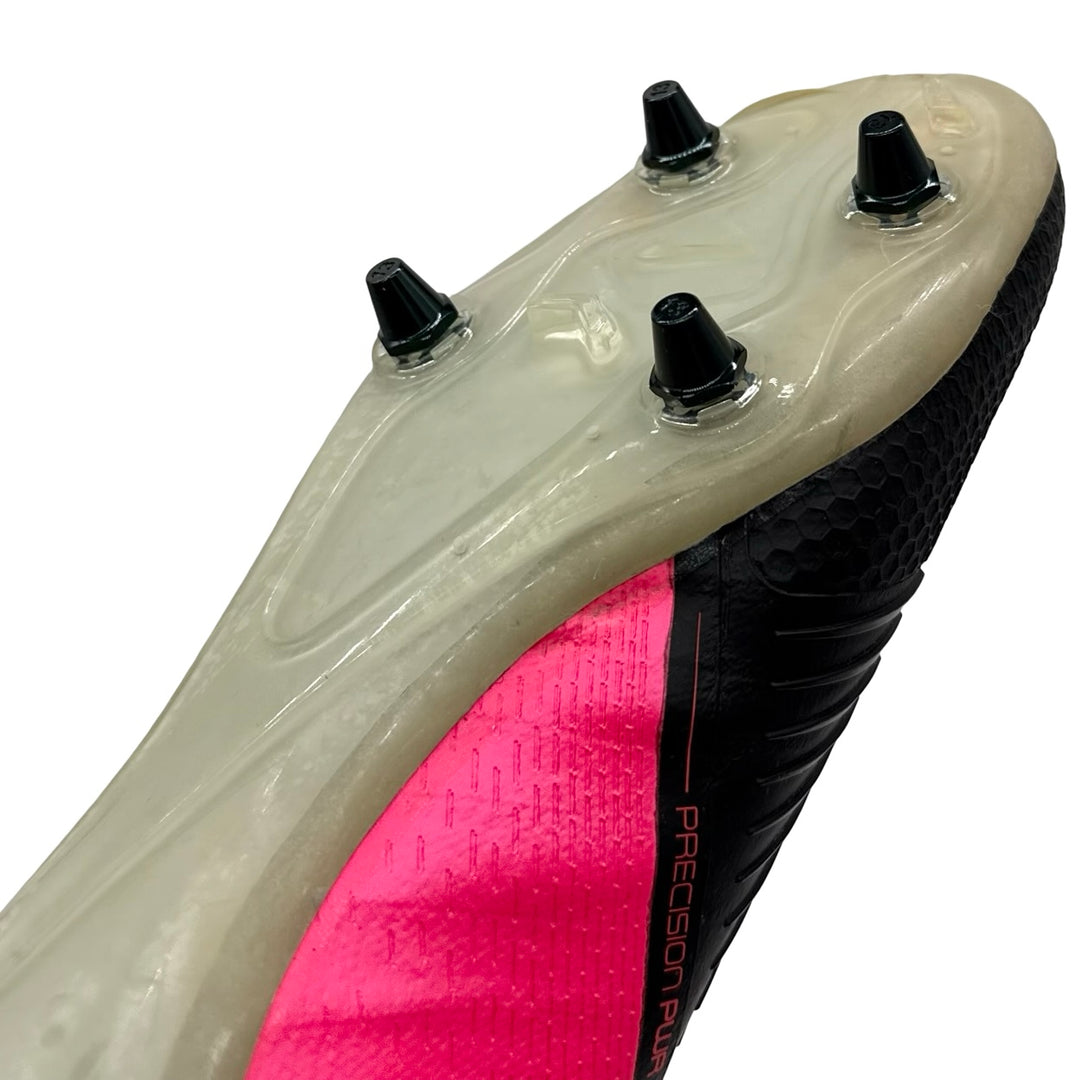 James Milner Match Issued Nike Phantom VSN Elite - 2019/20