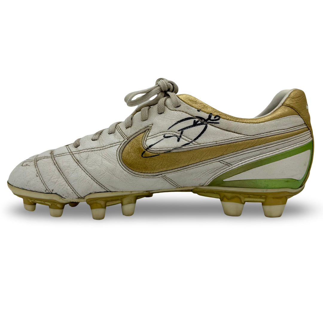 Nike Tiempo Air Legend, usada por Andrea Pirlo en partidos, 1 gol y 3 asistencias, doble firma y fotocombinada - 2007/08