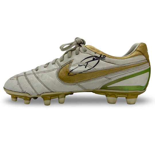 Nike Tiempo Air Legend, usada por Andrea Pirlo en partidos, 1 gol y 3 asistencias, doble firma y fotocombinada - 2007/08