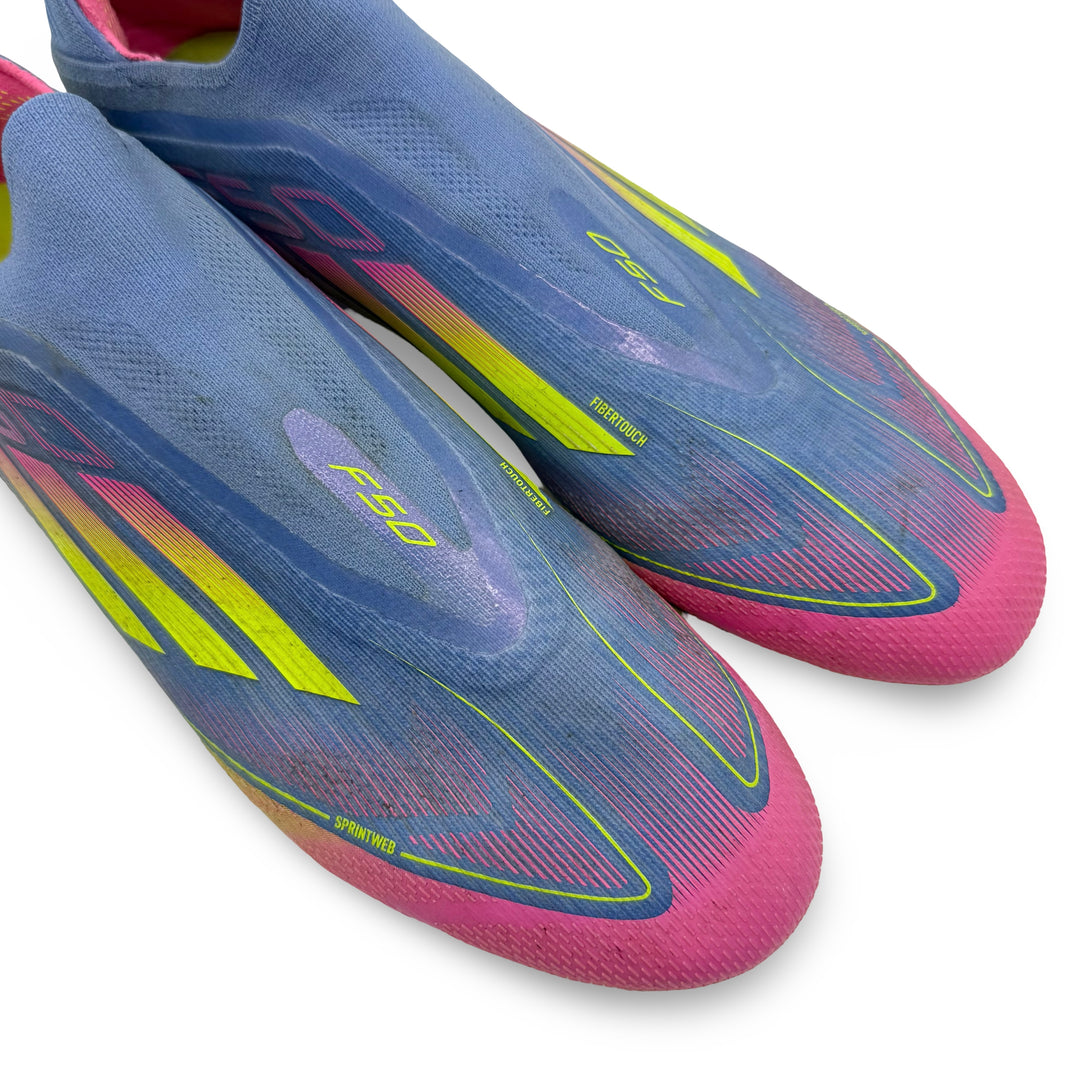 Aaron Wan-Bissaka, jugador de fútbol, ​​3 asistencias, fotocombinada: Adidas F50 Elite Laceless - 2024/25