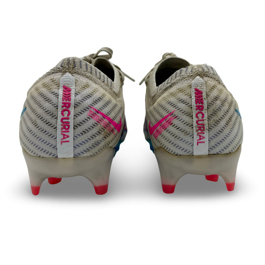 Bruno Fernandes match-worn boots, hand signed, from the 2022/23 season with Manchester United.