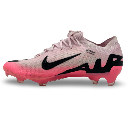 萨维尼奥比赛穿着，进了 1 个球，照片匹配的 Nike Mercurial Vapor 15 Elite - 2024 年美洲杯