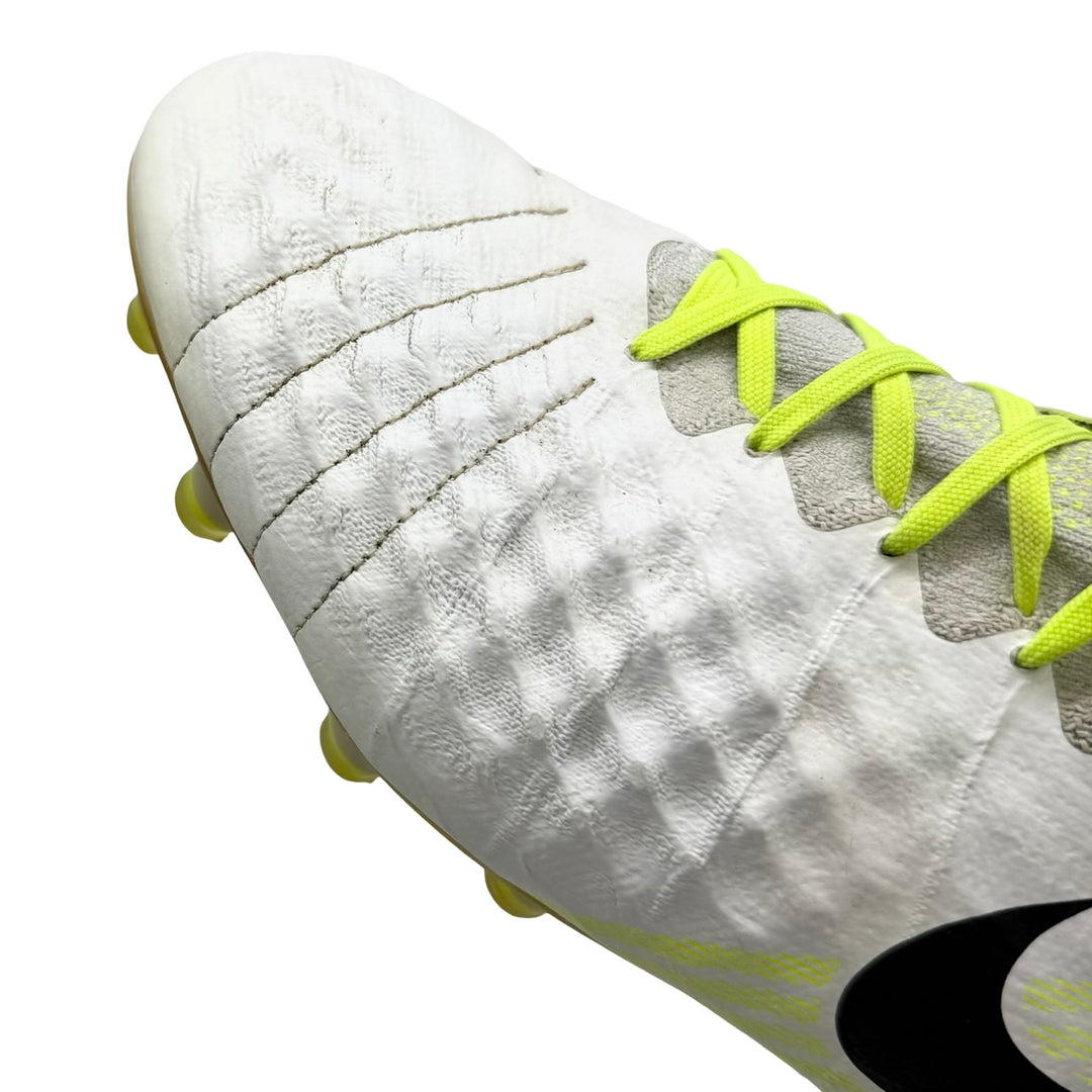 Kevin De Bruyne Match Worn, 1 Assist, Photo-Matched Nike Magista Obra II - 2016/17