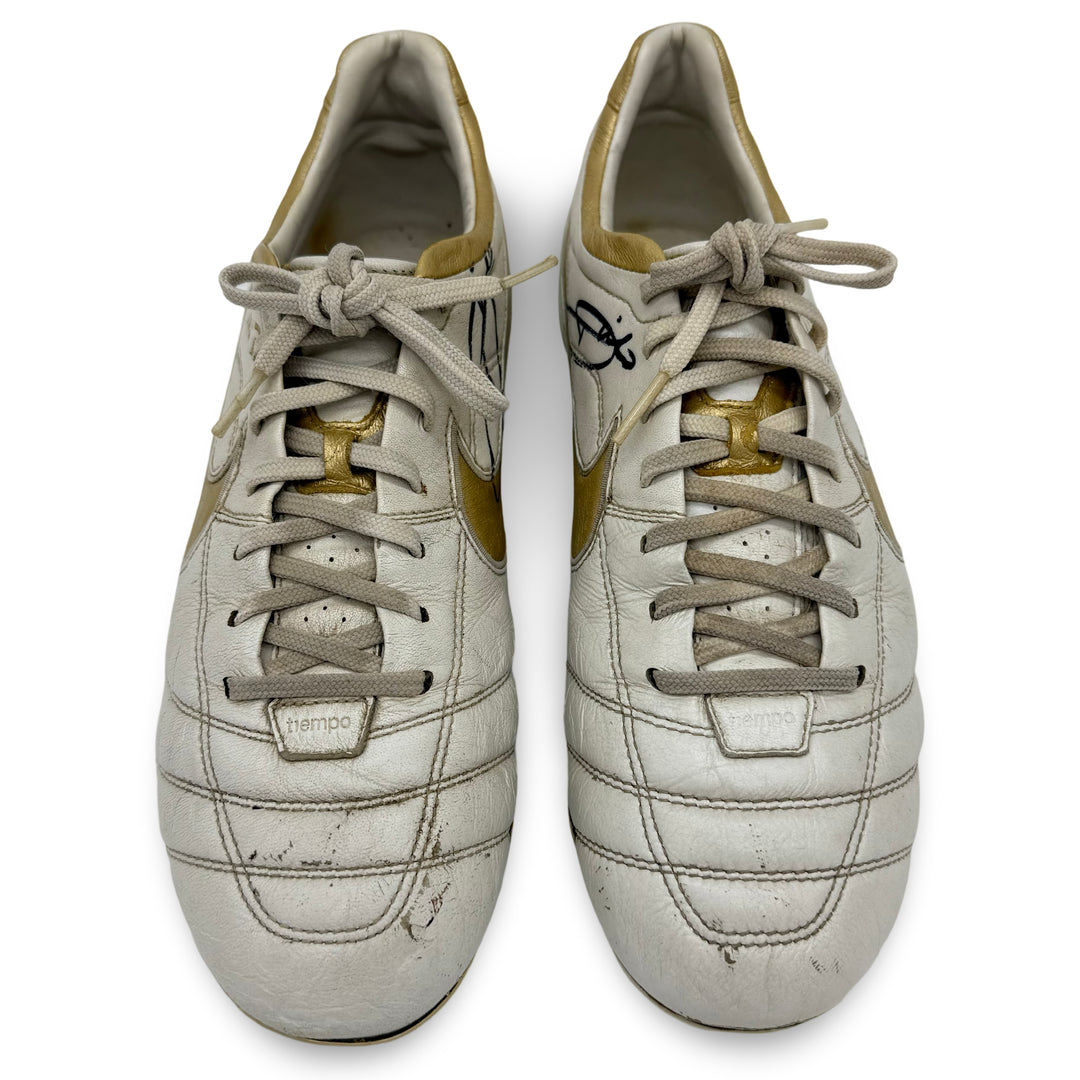 Nike Tiempo Air Legend, usada por Andrea Pirlo en partidos, 1 gol y 3 asistencias, doble firma y fotocombinada - 2007/08