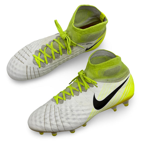 Kevin De Bruyne Match Worn, 1 Assist, Photo-Matched Nike Magista Obra II - 2016/17