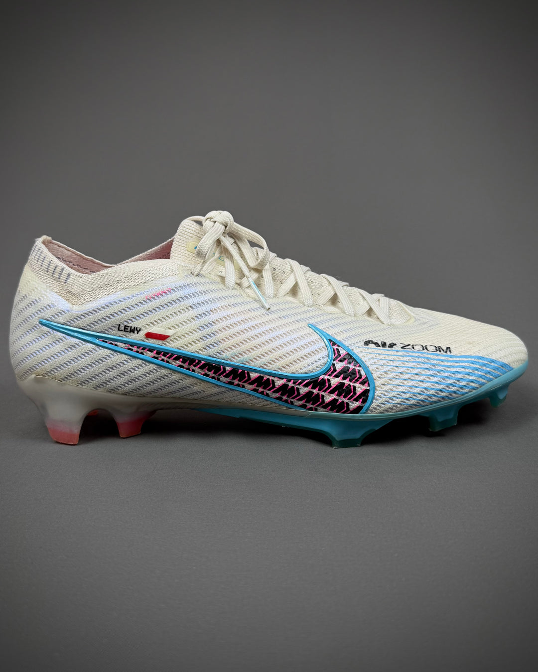 Robert Lewandowski | Match-Worn Boots | 2022/23 | 4 Goals | 1 Assist | Barcelona Debut Season