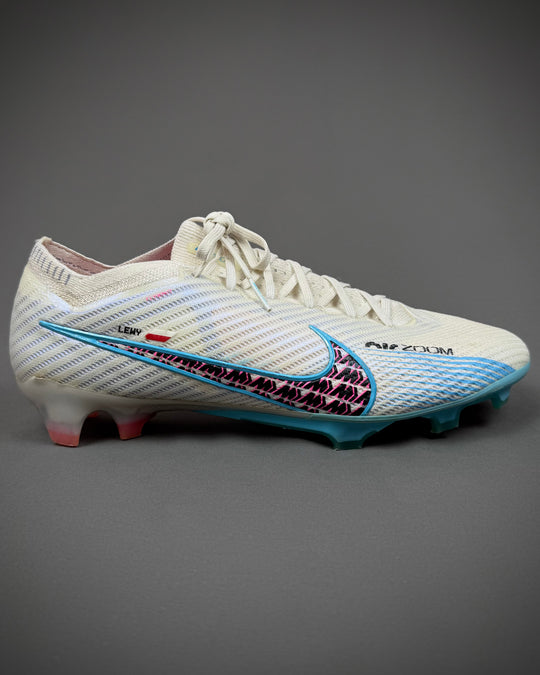 Robert Lewandowski | Match-Worn Boots | 2022/23 | 4 Goals | 1 Assist | Barcelona Debut Season