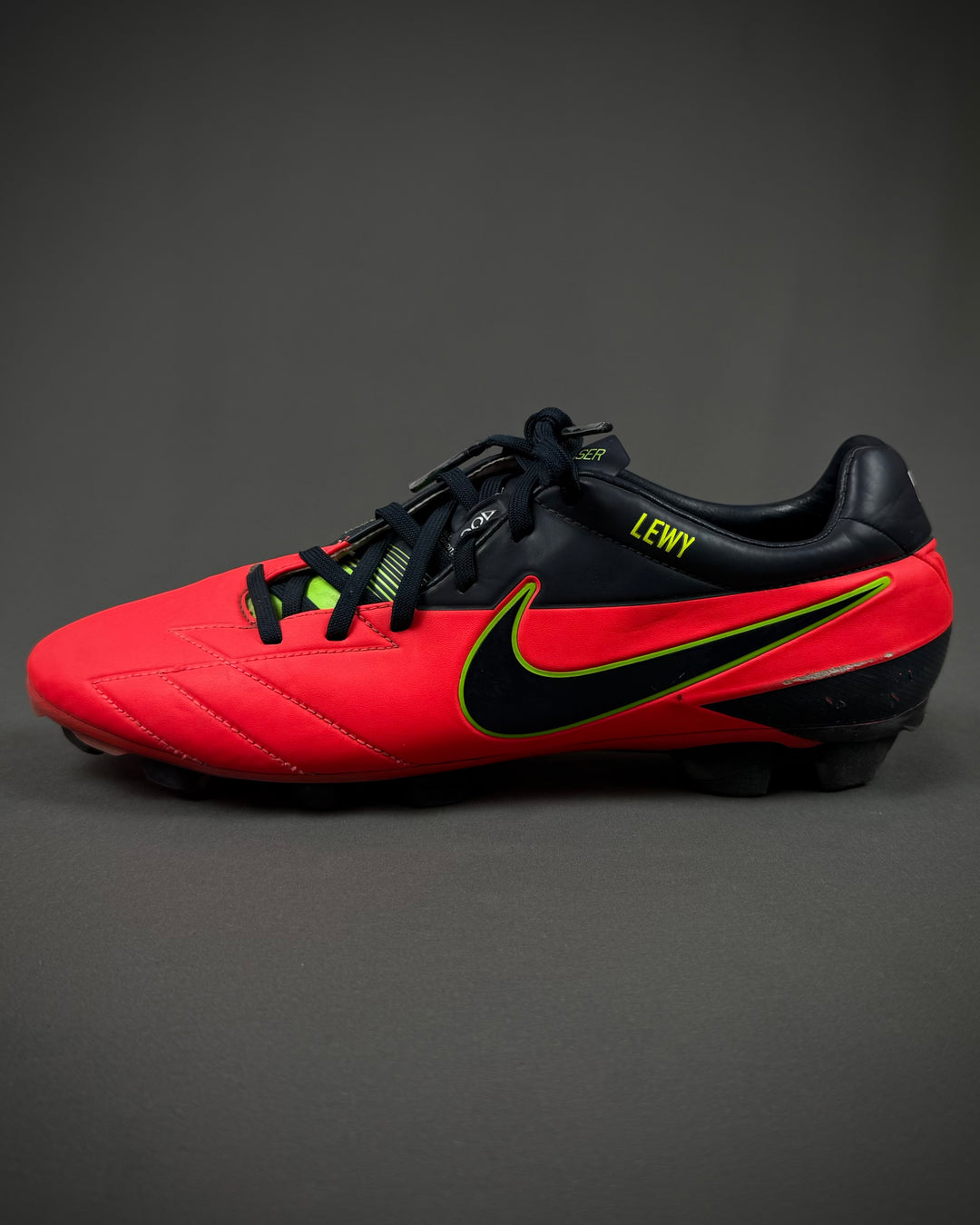 Robert Lewandowski | Player-Worn Boots | 2012/13 | Bayern Munich